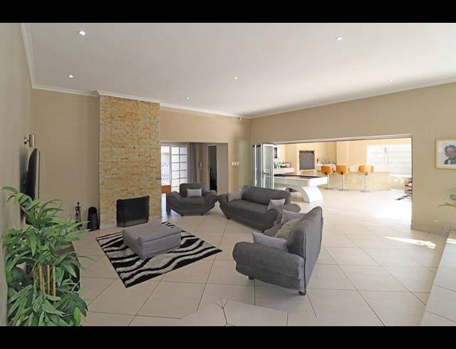 3 BEDROOM HOUSE FOR SALE IN EASTLEIGH RIDGE